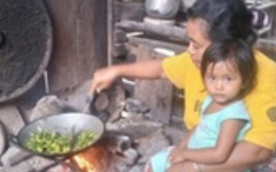 Dari Dapur ke Balai Desa: Perjalanan Mama Nela Menemukan Arti Keluarga Berencana